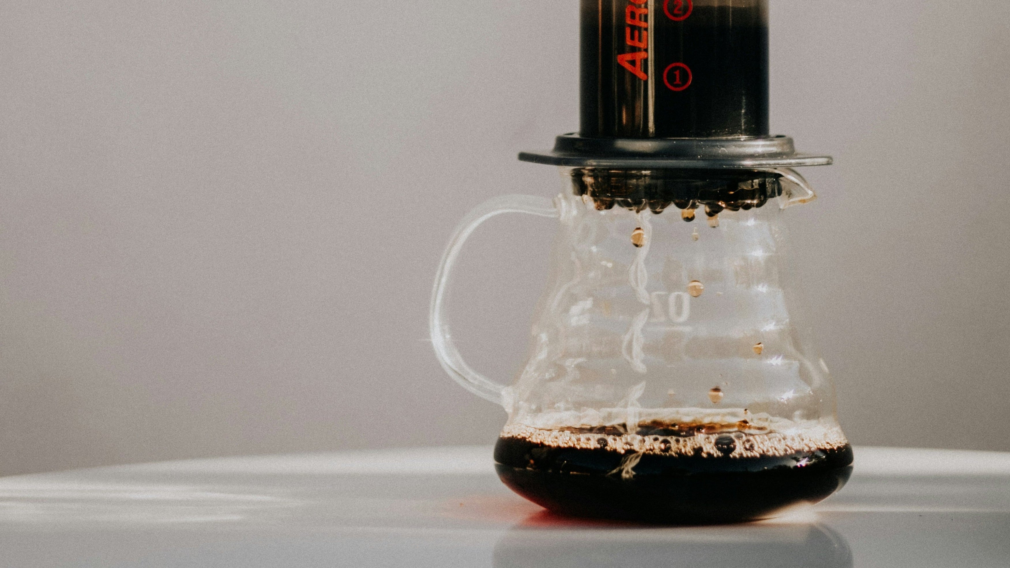 V60 eller AeroPress: Hvad skal du vælge?